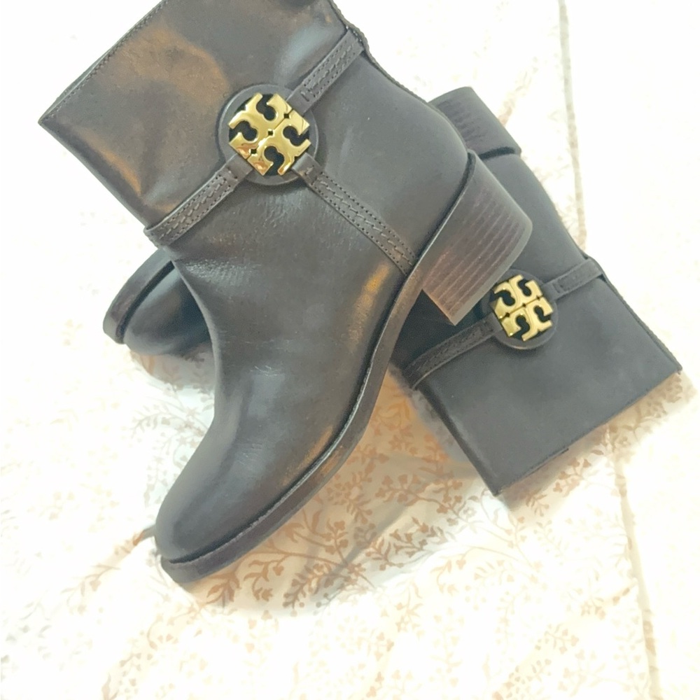 New Tory Burch brown Boots with Gold Logo 7us